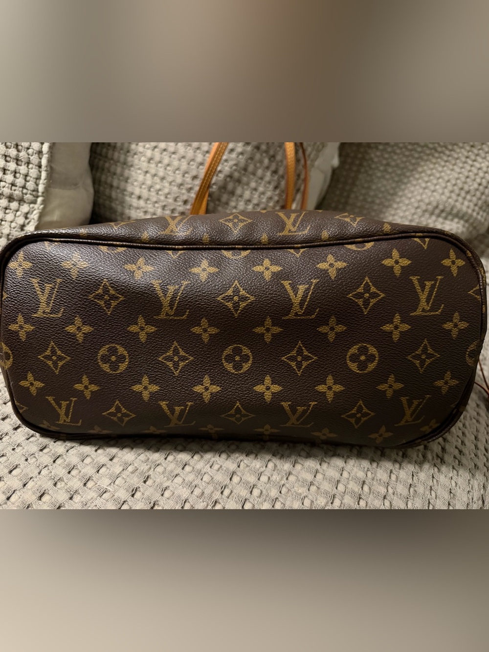 Louis Vuitton Brown Monogram Neverfull with Tan Accents - Picture 5 of 9